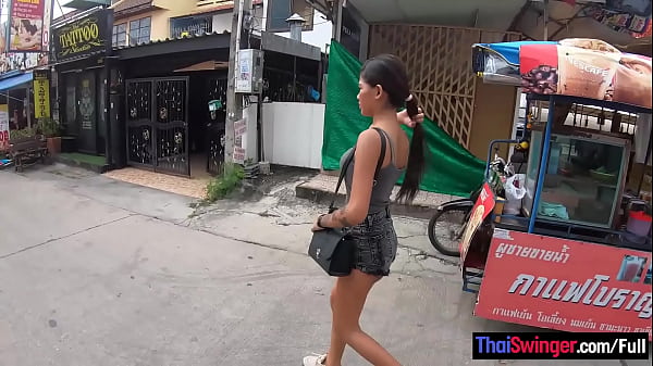 Địt em rau thái lồn khít, mông cong