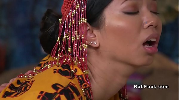 Em gái massage và những lần đưa khách lên đỉnh