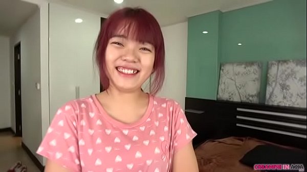 Em gái ngây thơ lần đầu được đụ