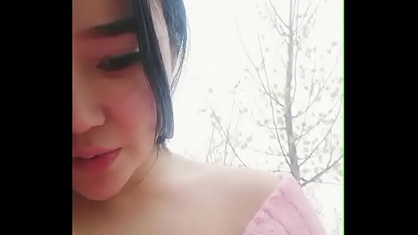 Một chiếc clip thủ dâm ngoài rừng vắng