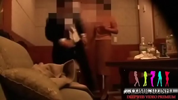Tóc vàng lên giường với anh