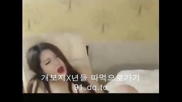 Vừa livestream vừa nghịch lồn