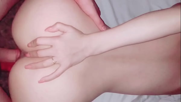 Doggy nhẹ thôi anh, lồn em bé lắm