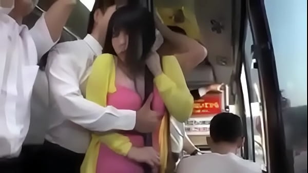 Bị tên biến thái bóp cặp vú bự