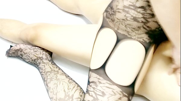 Đụ con em vợ mặc đồ xuyên thấu phê rên to