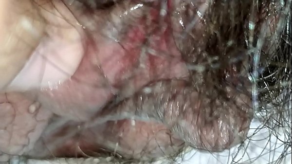 Massage lồn cho con em gái nuôi lồn rậm vcl