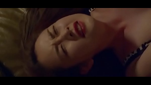 Nhỏ bạn gái nứng lồn gạ bạn trai chịch dâm dục