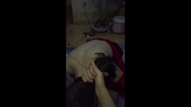 Nắm tóc cho em ghệ BJ cực phê trong nhà trọ
