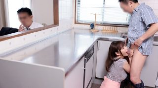 Ông bố chồng chịu không nổi với cô con dâu máu dâm