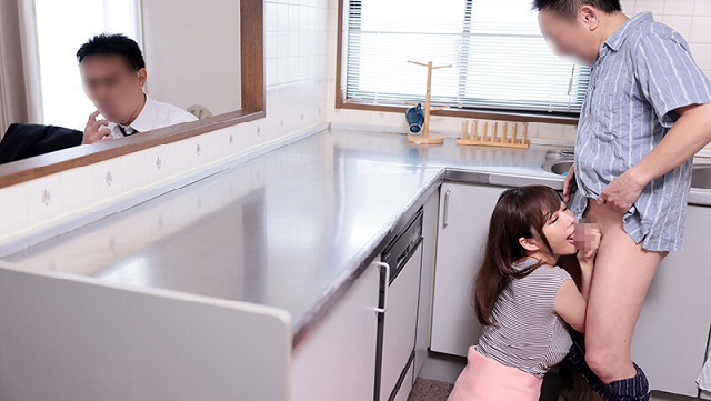 Ông bố chồng chịu không nổi với cô con dâu máu dâm