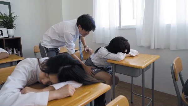 Địt em lớp trưởng ngoan hiền trong lớp học – Phim Sex Vietsub