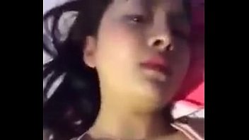Cô Nàng Gợi Cảm Với Vòng Một Nóng Bỏng