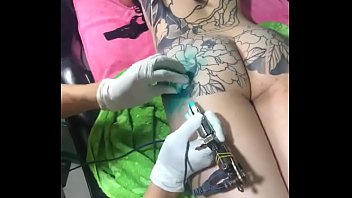 Hình Xăm Kín Người Gợi Cảm ở Việt Nam