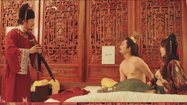 Hoàng Thượng Lén Lút Ra Ngoài đụ đĩ đầy Phê