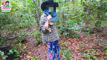 สาวไทยวัยรุ่นเดินหาของป่าแล้วโดนเย็ดหีซะงั้น