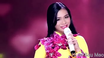 Vụ Nổ Loạn ở Showbiz Việt: Nữ Ca Sĩ đốt Mắt Fan Bằng Clip Tự Sướng Nóng Bỏng