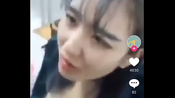 Em Gái Nóng Bỏng Cuốn Hút